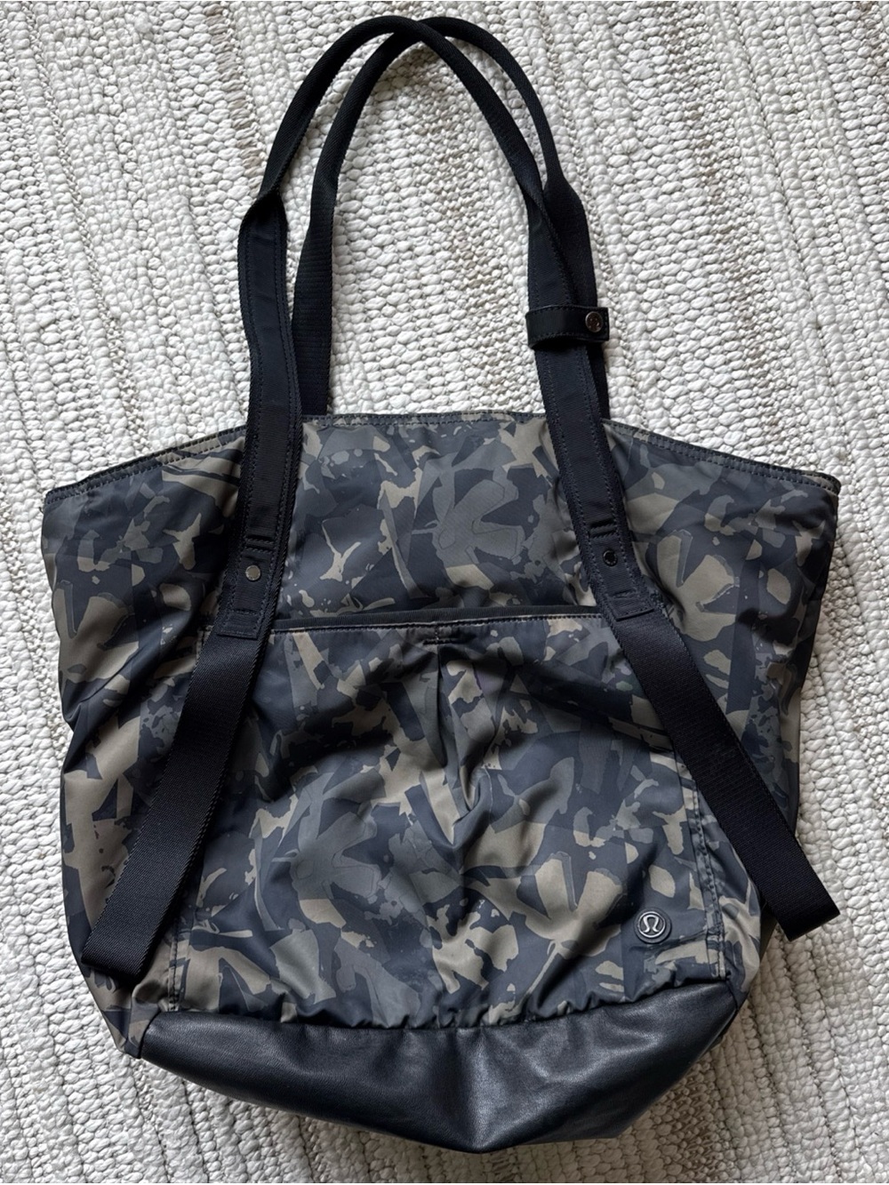 Lululemon Live Free Tote Pop Cut Fatigue Green Black Camo Super Rare! Tote Purse